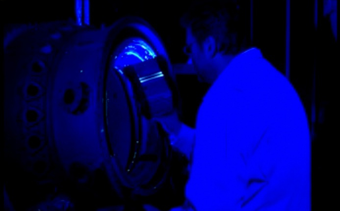 Contrôle non destructif à la lumière UV