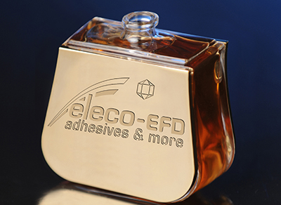 Collage UV pour décor de flacon de parfum